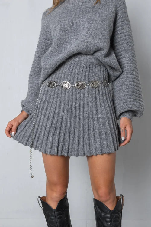 Konf | Nina eleganter Plisseepullover und Rock