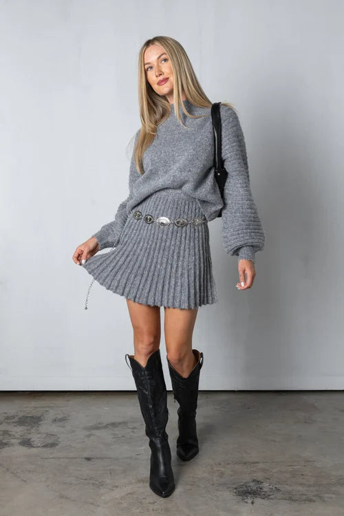 Konf | Nina eleganter Plisseepullover und Rock