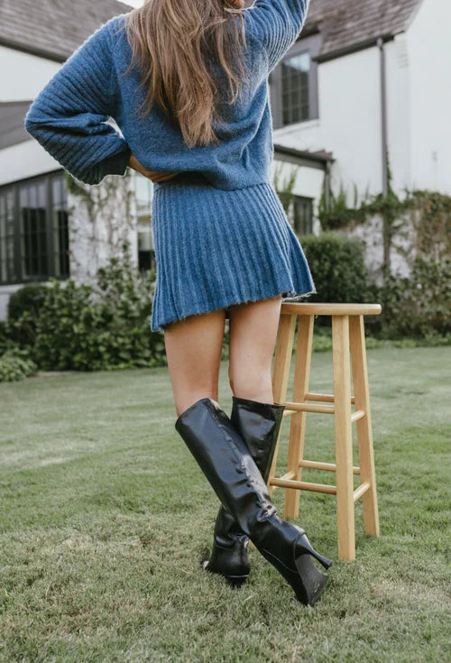 Konf | Nina eleganter Plisseepullover und Rock