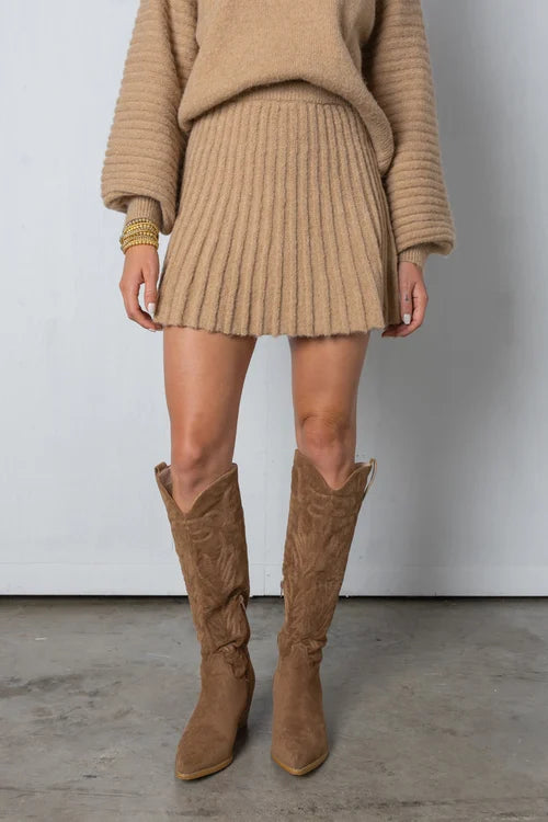 Konf | Nina eleganter Plisseepullover und Rock